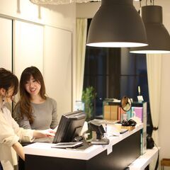 【オープニングスタッフ募集】勤務日数相談可能♪16時閉店で日曜・祝日は定休日★福利厚生大充実で安心して働けます◎の画像