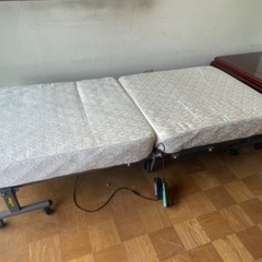折り畳み電動ベッド　アイリスオーヤマ