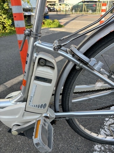 YAMAHA電動アシスト自転車 PAS L i-ionシルバー バスケット2個付