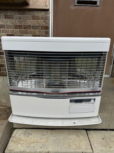 J0301 半密閉式石油ストーブ  煙突式ストーブ　2022年