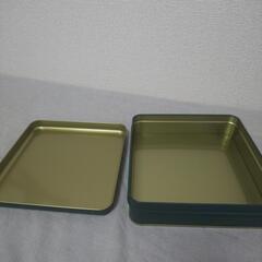 お菓子の空き缶の画像