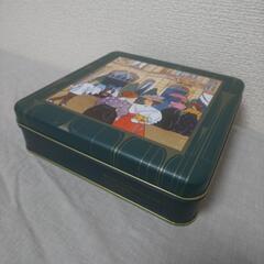 お菓子の空き缶の画像