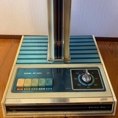 昭和レトロ SANYO サンヨー 扇風機 EF-68Qお座敷扇 羽根径30㎝ 青羽根 レトロ 家電 アンティーク の画像