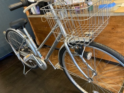 【前後タイヤ・チューブ新品！】 LEDダイナモ　内装3段　27インチ自転車 シルバー