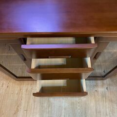 🔥🔥送料無料・設置無料有り🔥🔥ガラスキャビネット 中古収納家具の画像