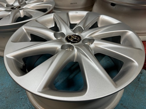 良好品 ヤリス アクア 純正 15インチ 6j +45 シルバー スタッドレス用にも