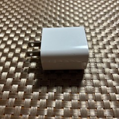 【お話中】Apple USB-C 20W Power Adapter
