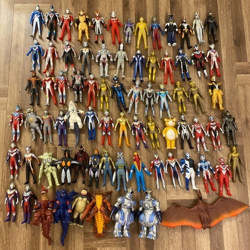 ウルトラマン　ソフビ　人形　77体まとめ売り