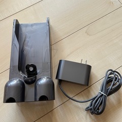 Dyson ダイソン　コードレスクリーナー　充電器