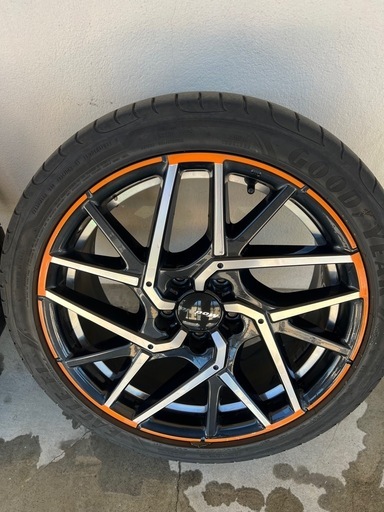 モデューロ18インチ ホイールタイヤセット 北海道ならご相談いただければ受け渡し場所相談可