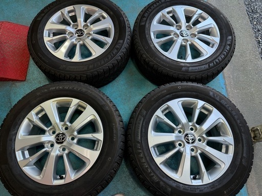 中古スタッドレスセット ヤリスクロス 純正 16インチ 6.5j +45 PCD114.3 ミシュラン X-ICE  205/65R16 2022年 溝アリ