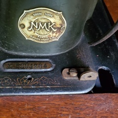 昭和レトロなビンテージ　足踏み手回しミシンの画像