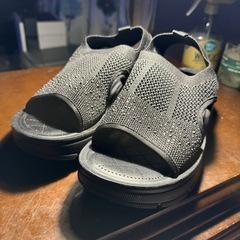 新品　
サンダルの画像