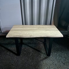 ダイニングテーブル