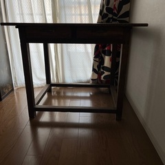 レトロ　木製　机のような台の画像