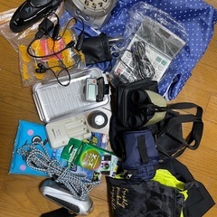 双眼鏡・イヤホンなど、雑貨いろいろ