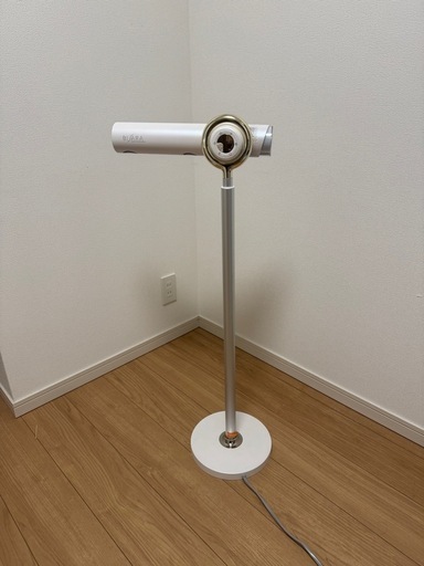 ハンズフリーのドライヤー
