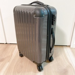 スーツケース　黒　機内持ち込みサイズ