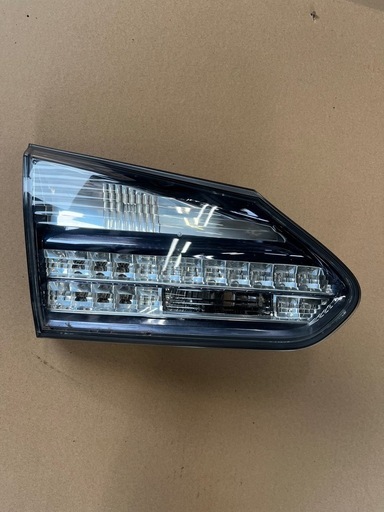 レクサスHSリア、スモールランプ