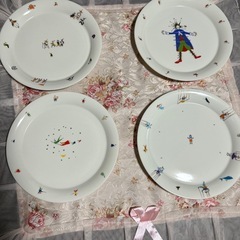 大皿＆小皿セットさまざまなデザイン 8個セット　HI-SENSE  絵本童話の画像