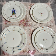大皿＆小皿セットさまざまなデザイン 8個セット　HI-SENSE  絵本童話の画像