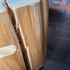 檜の椅子　　天然木の丸椅子の画像