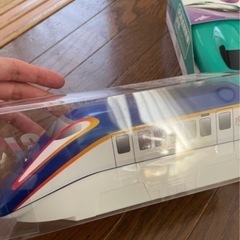新幹線　お弁当箱の画像