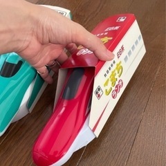 新幹線　お弁当箱の画像