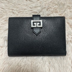 GIVENCHY ジバンシー