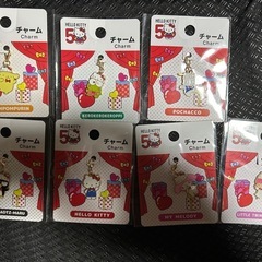 新品未開封、サンリオキャラクターのチャームセットです。    と...