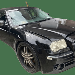 クライスラー・３００Ｃ ５.７ＨＥＭＩ　エアサスに構造変更済み