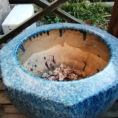 大きめの火鉢です。再利用してください。の画像