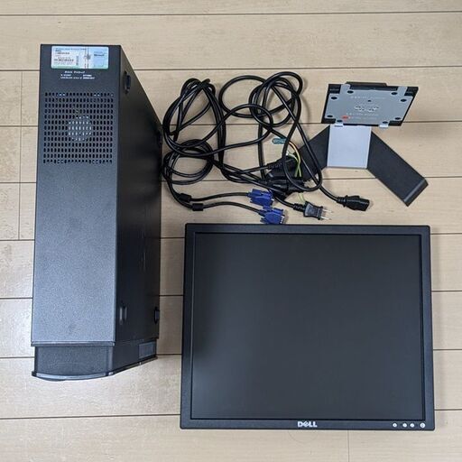 【DELL】デスクトップパソコン　WindowsXP　モニター付き DELL】デスクトップパソコン WindowsXP モニター付き