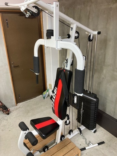 トレーニングマシン
