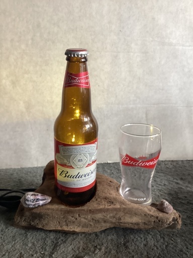 流木を台座にしたBudweiserのデスクライト　リメイク品