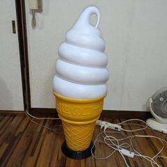 日世ソフトクリーム電照看板、未使用品、高さ98cm