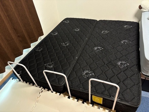 【お譲り決定しました】クイーンベッド（セミシングルショート×2）