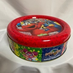 USJ SESAME STREET セサミストリート 丸型お菓子缶 小物入れ 赤 レッドの画像