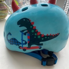 恐竜のヘルメット　自転車
