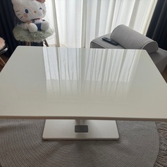 昇降式ダイニングテーブル　鏡面仕上げの画像