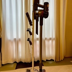 【中古】ダイソン掃除機dysonV7スタンド付の画像