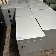 オカムラ製デスクキャビネット　（袖机）の画像