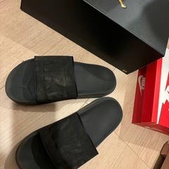 NIKE、vansのベナッシサンダルの画像