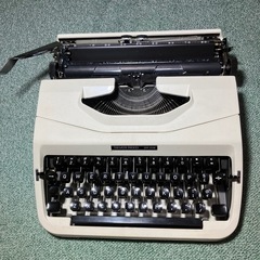 シルバー精工のタイプライター　SR10N