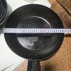 黒皮鉄フライパン