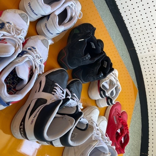 Reebokスニーカー　
