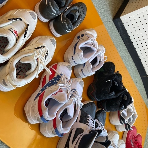 Reebokスニーカー　

