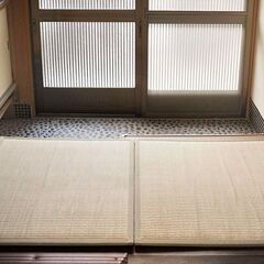 【現地手渡し引き取り限定】12月22日にて！　インテリア用の中古の畳を4枚　洋間の床に畳　アイデア次第でマンションの方などどうぞ！の画像