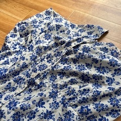 GU 花柄フレアワンピースの画像