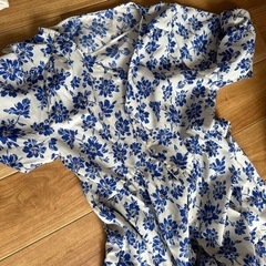 GU 花柄フレアワンピース
